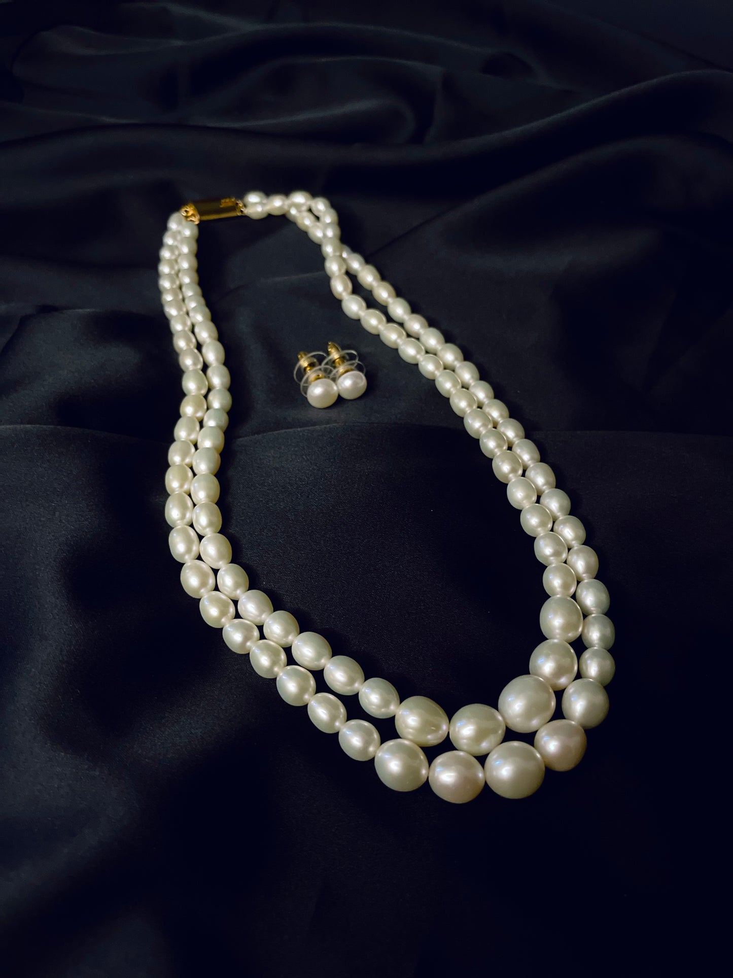 Lily Real Fresh Water Pearls (2 layers)