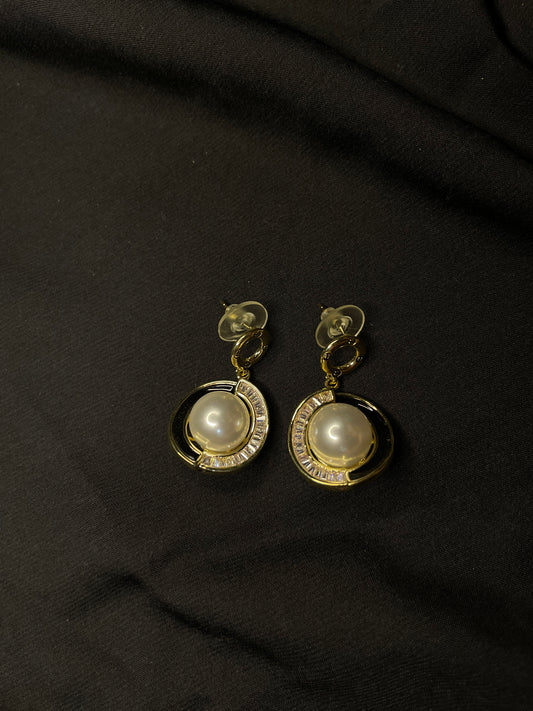 Lauren Pearl Classic Earrings